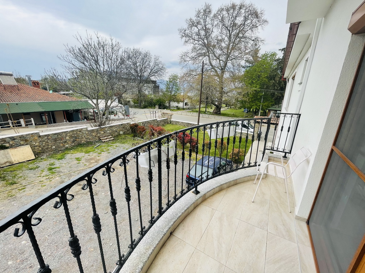  Fuk tak apartmani i restoran 